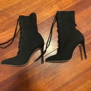 Black Aldo heals size 7.5